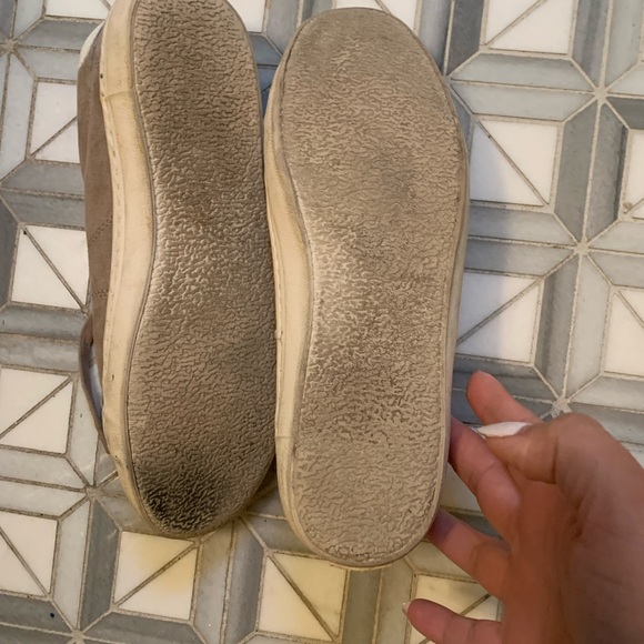 EUC Old Navy Tan Suede Sneakers Sz 7 - Picture 3 of 3